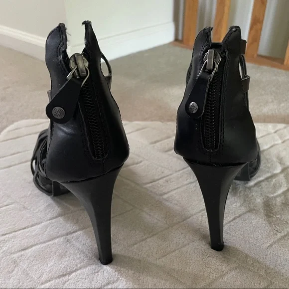 Vera wang shop platform heels